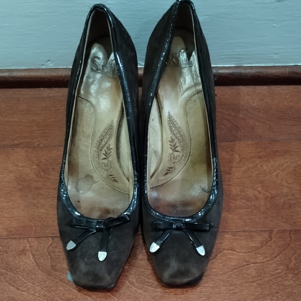 Sofft Dark Brown Heels with Bow Accent